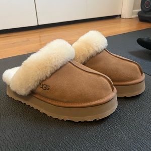 UGG Disquette "Chestnut" Women's Slipper Size 8 Barely Worn